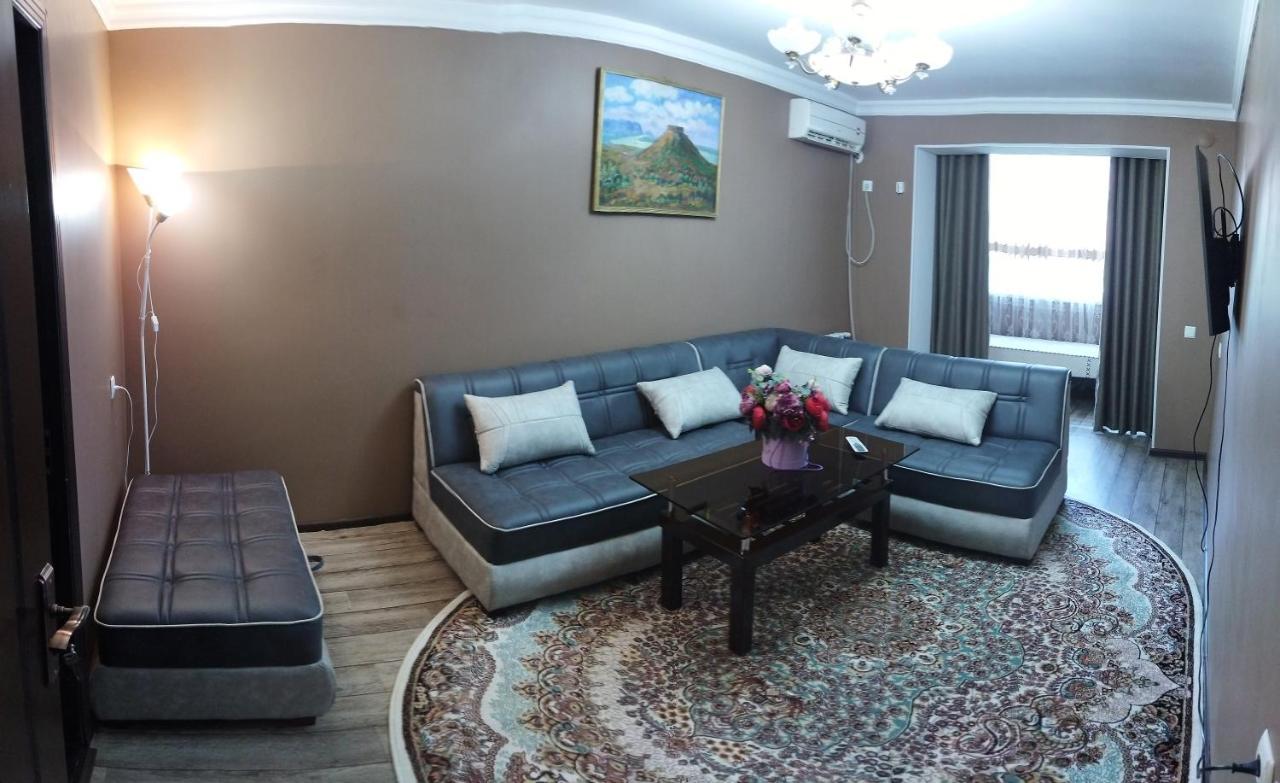 Apartment Near Farkhadskiy Bazar Tasjkent Buitenkant foto